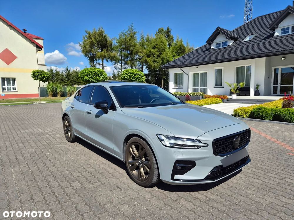 Volvo S60 B5 B AWD Plus Dark - 3