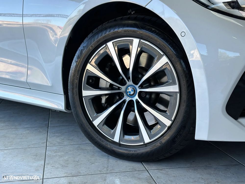 BMW 330 e Corporate Edition Auto - 30