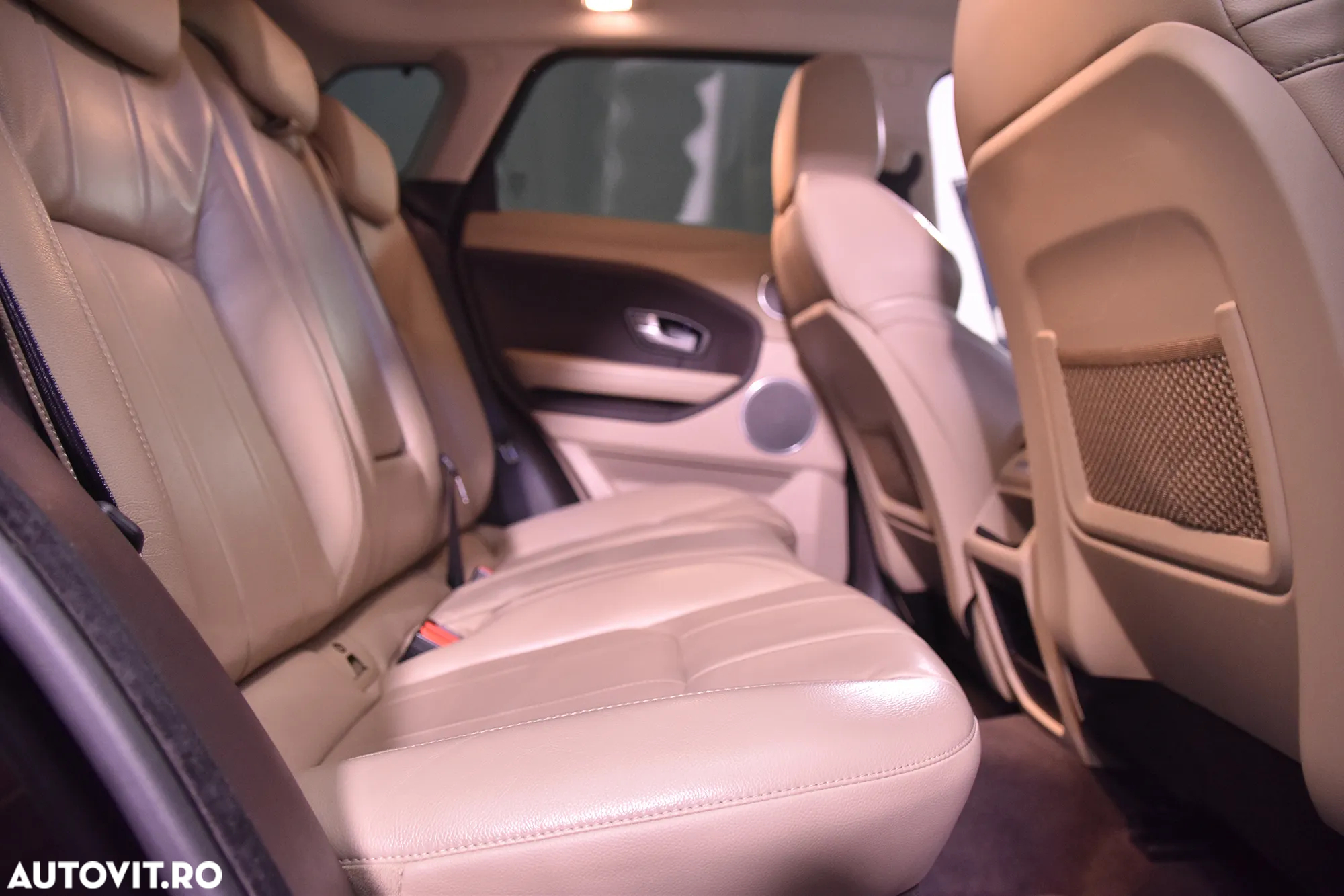 Land Rover Range Rover Evoque - 12