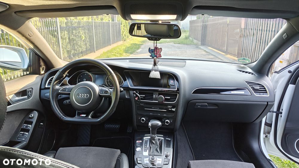 Audi A4 Avant 2.0 TDI Quattro S tronic - 12