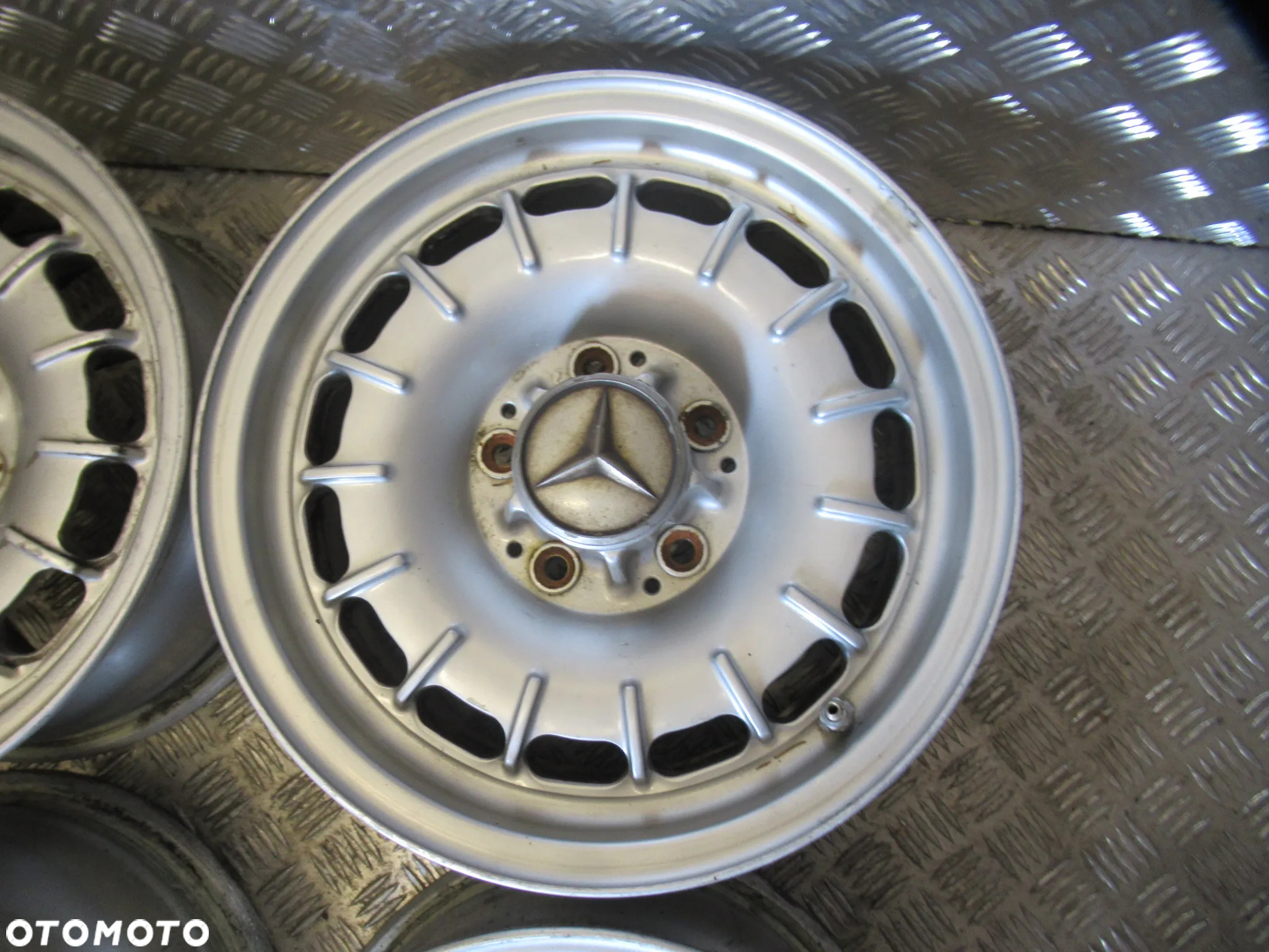 Felgi Mercedes Barock R107 SL SLC 6,5Jx14 et30 5x112 - 3