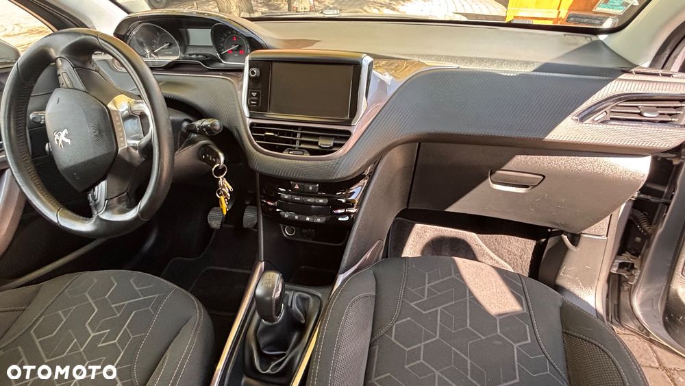 Peugeot 2008 1.6 e-HDi Allure S&S - 2