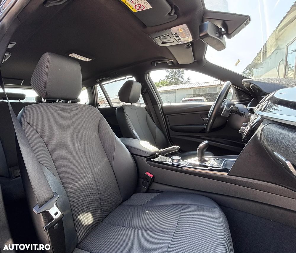 BMW Seria 3 320i Aut. Advantage - 34