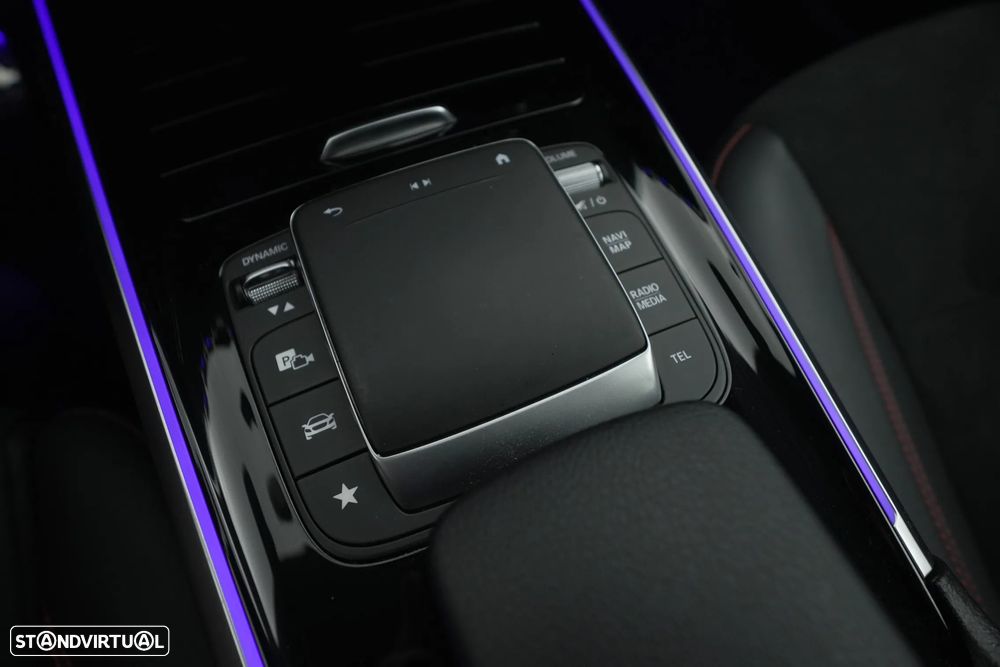 Mercedes-Benz GLB 180 d AMG Line - 26