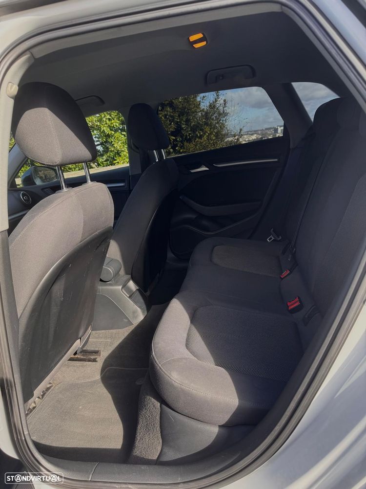 Audi A3 Sportback 1.6 TDI S-line - 9