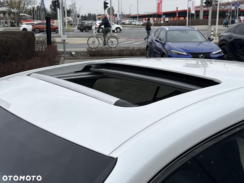 Lexus ES 300h Business Edition - 26