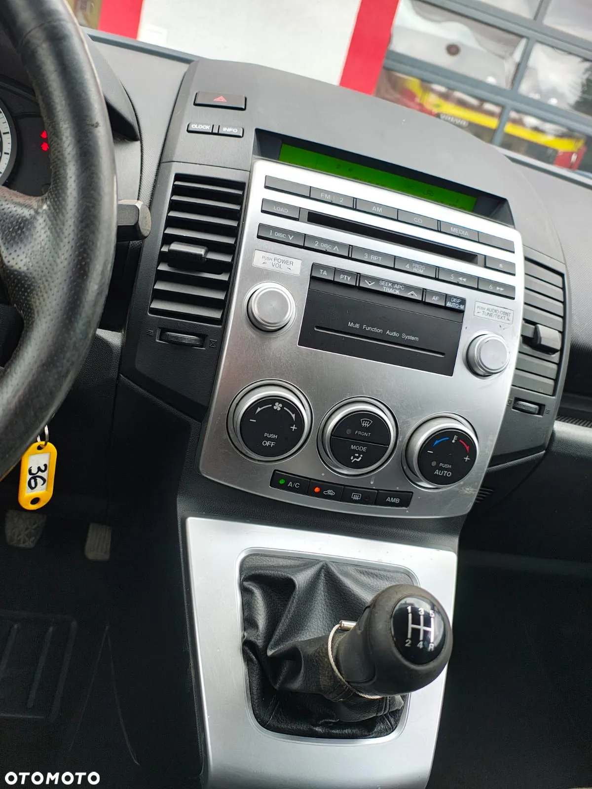 Mazda 5 - 6