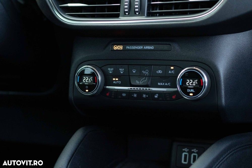 Ford Kuga - 32