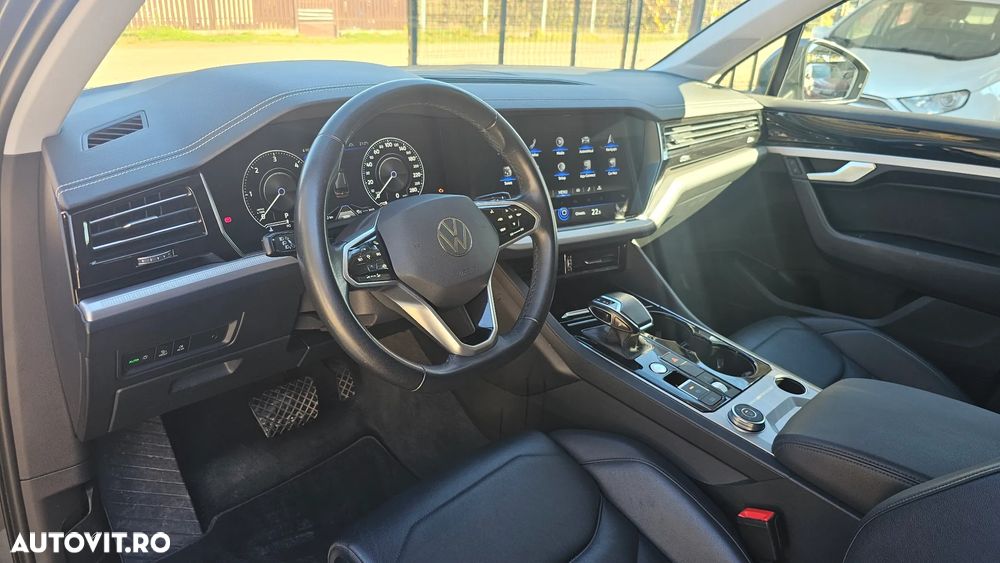 Volkswagen Touareg - 21