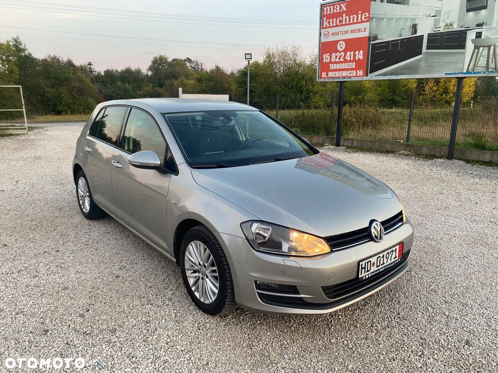 Volkswagen Golf - 1