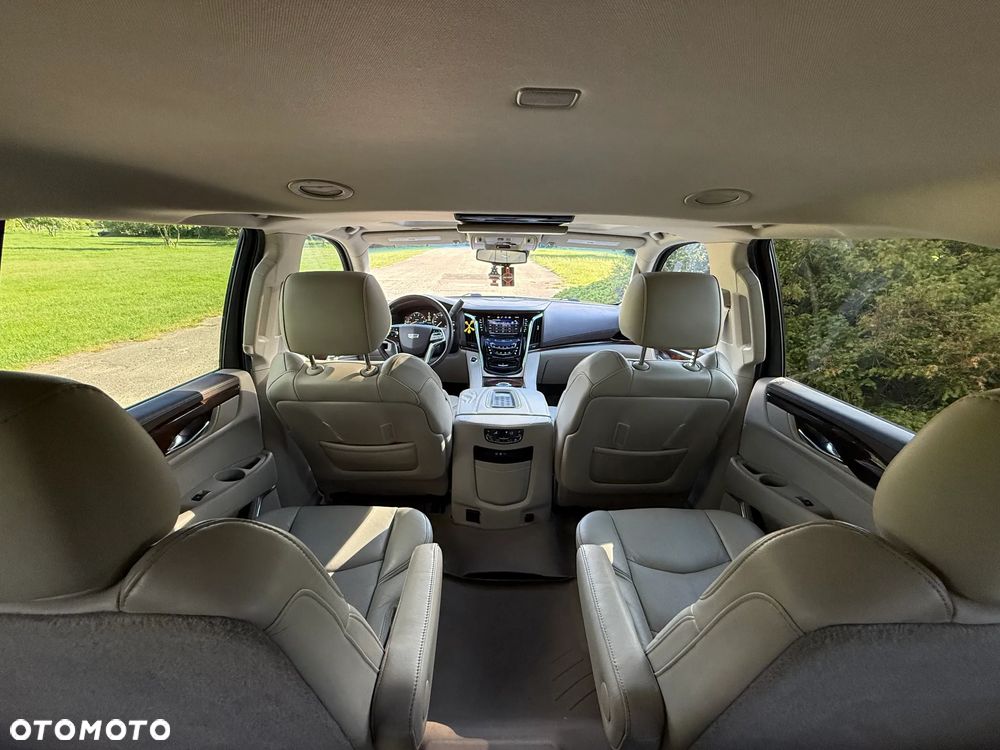 Cadillac Escalade - 11