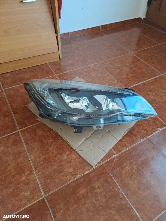 Far dreapta Opel Astra J Facelift original Europa cod 13371596 - 3