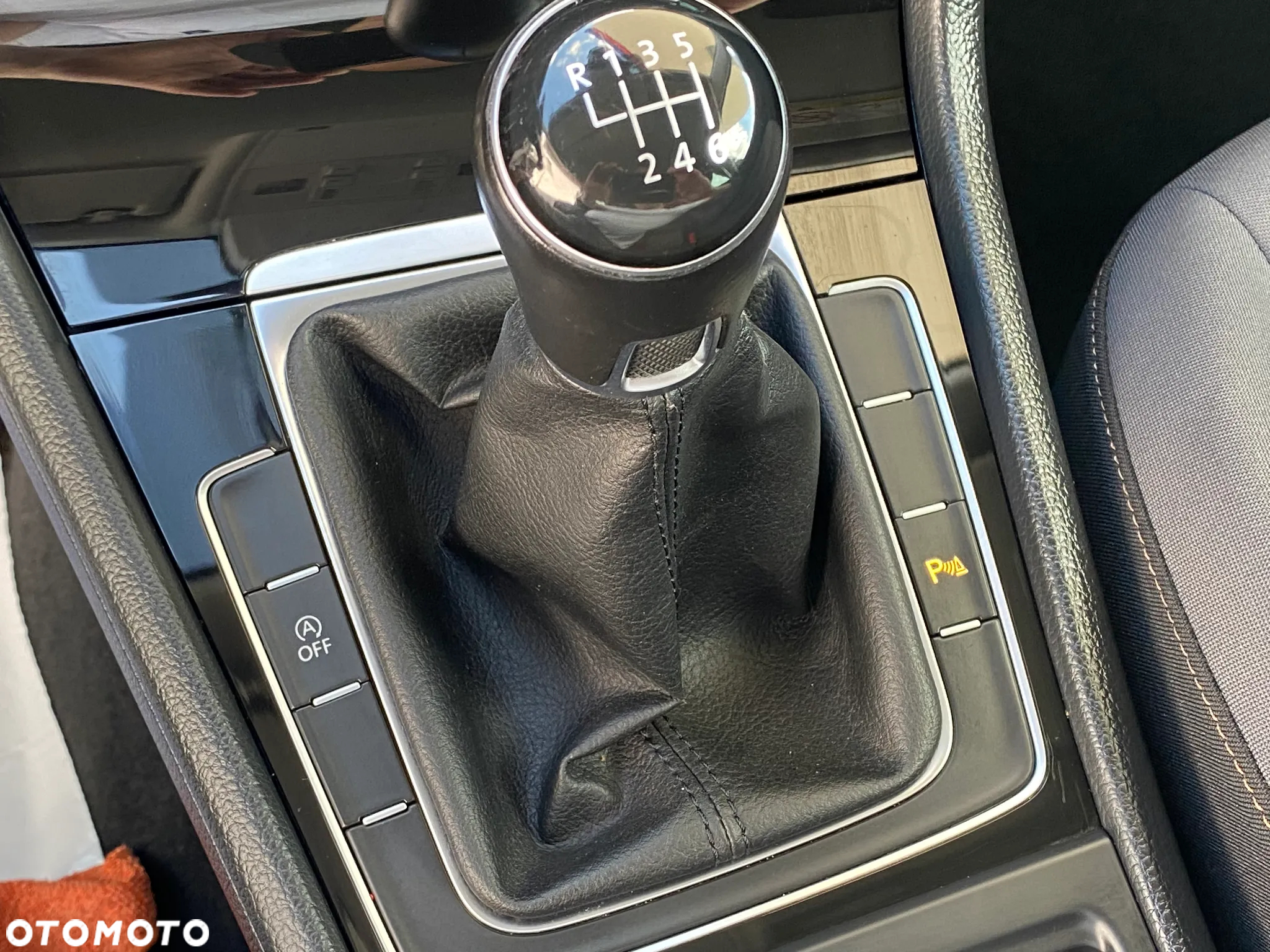 Volkswagen Golf - 31