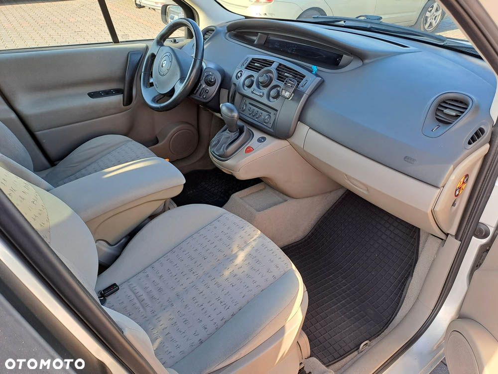 Renault Grand Scenic - 9