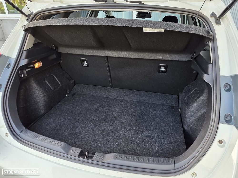 Toyota Auris 1.4 D-4D Comfort+Pack Techno - 29