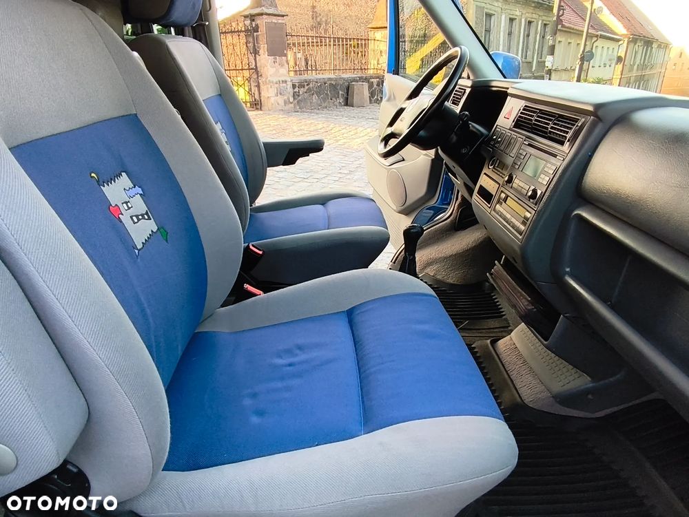 Volkswagen Multivan - 19