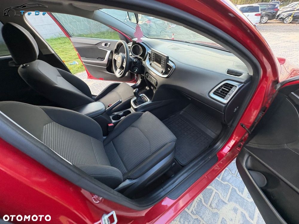 Kia Ceed 1.4 L Business Line Plus - 27