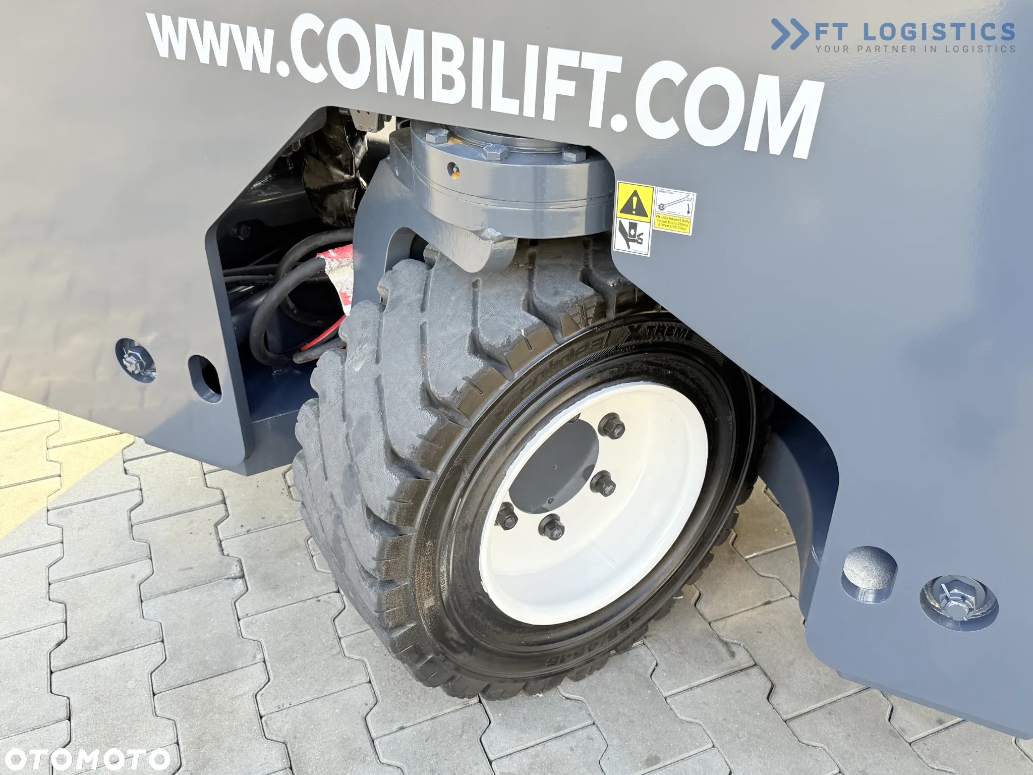 Combilift WÓZEK CZTEROKIERUNKOWY - WIELOKIERUNKOWY C4000 / GAS / DUPLEX 4500MM /JEDYNE 6604 MOTOGODZIN /  PRZESUW WIDEŁ / PEŁNA KABINA / STAN IDEALNY / Szeroka oferta wózków czterokierunkowych i bocznych, dopasowanych do różnorodnych potrzeb i zastosowań - 8