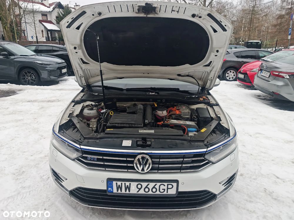 Toyota Prius 1.8 HSD Prestige - 9