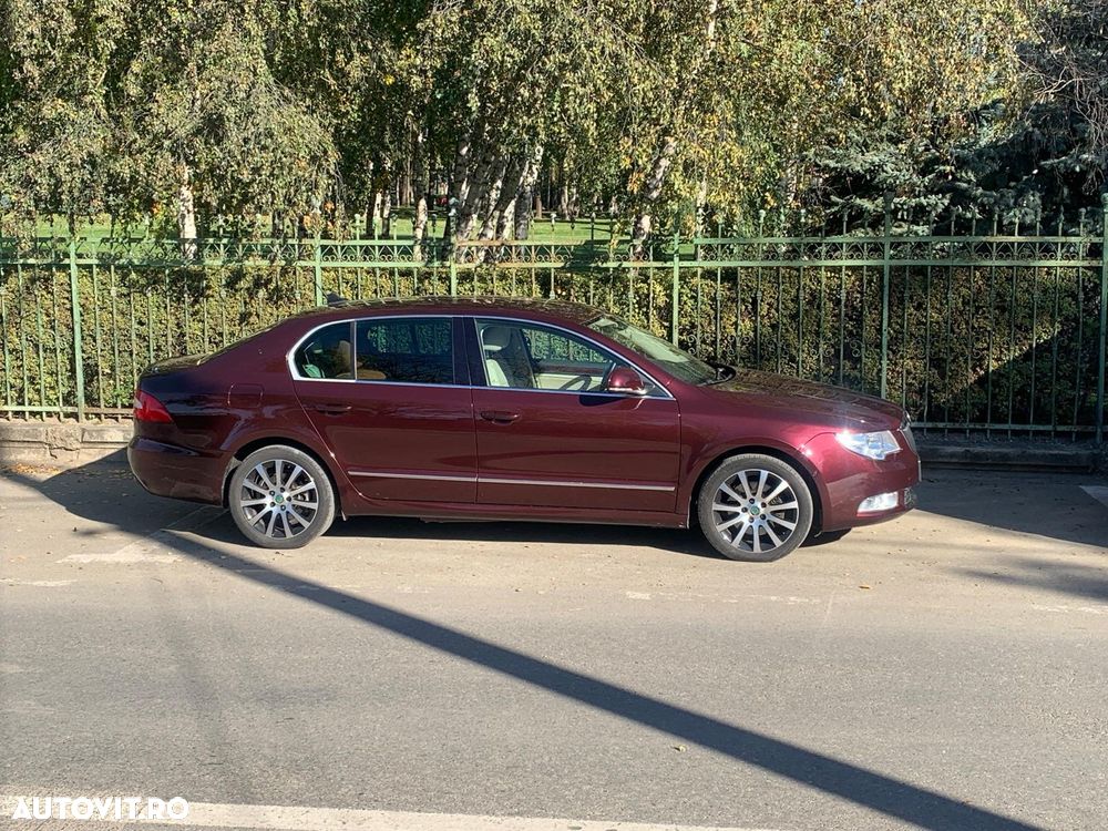 Skoda Superb 2.0 TDI 4X4 Elegance - 1