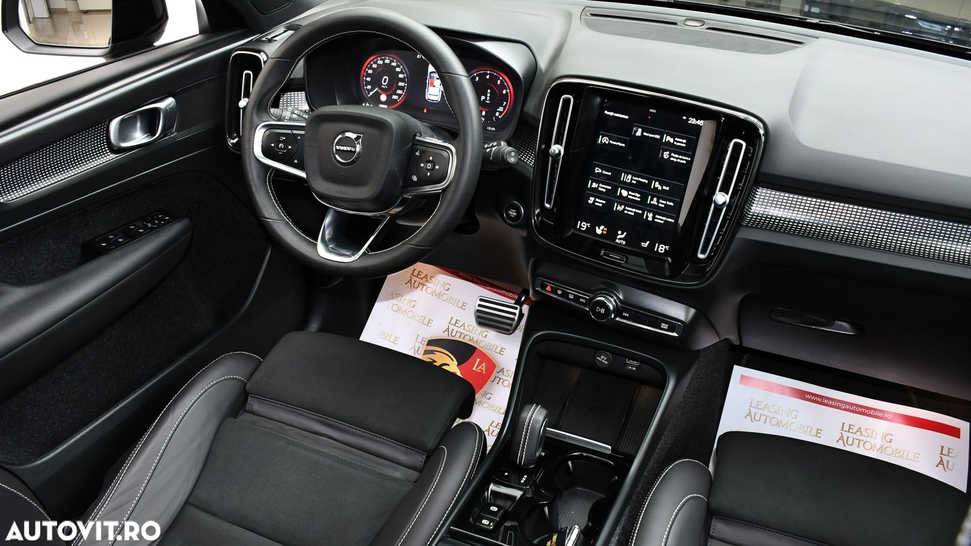 Volvo XC 40 B4 AT8 AWD Mild Hybrid R-Design - 12