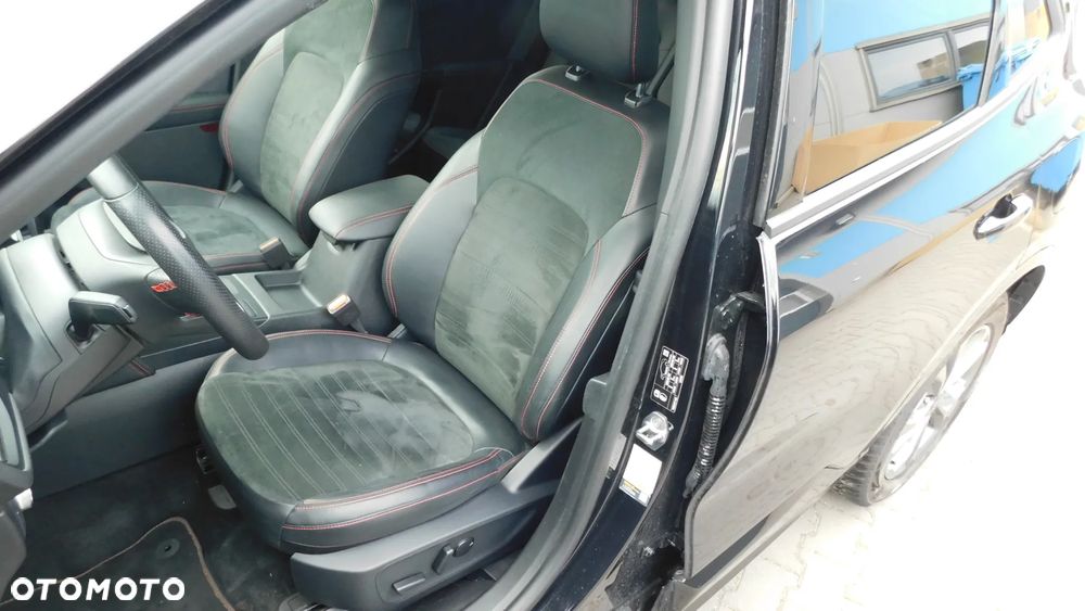 Ford Kuga ver-2-5-duratec-phev-st--line-x - 26