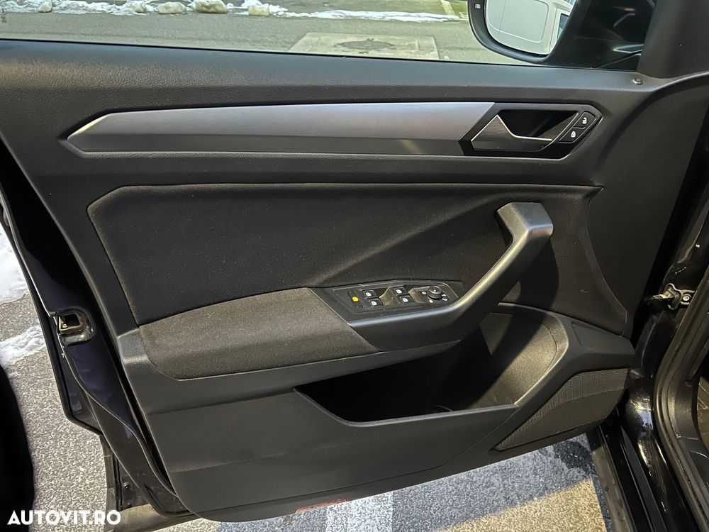 Volkswagen T-Roc 1.5 TSI DSG Life - 7