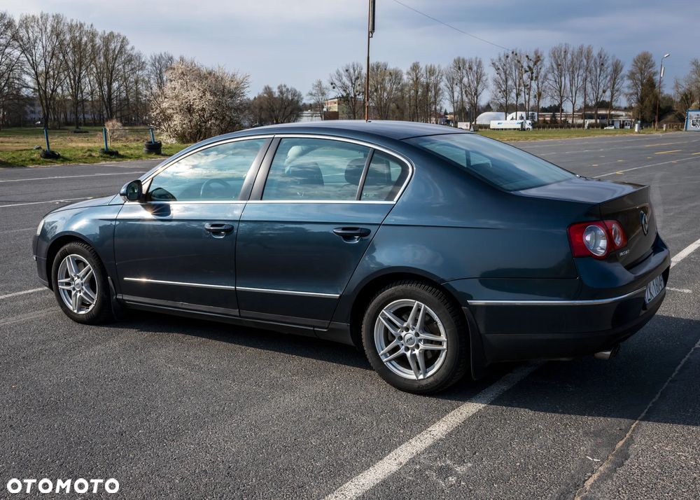 Volkswagen Passat 2.0 TDI DPF Comfortline - 5