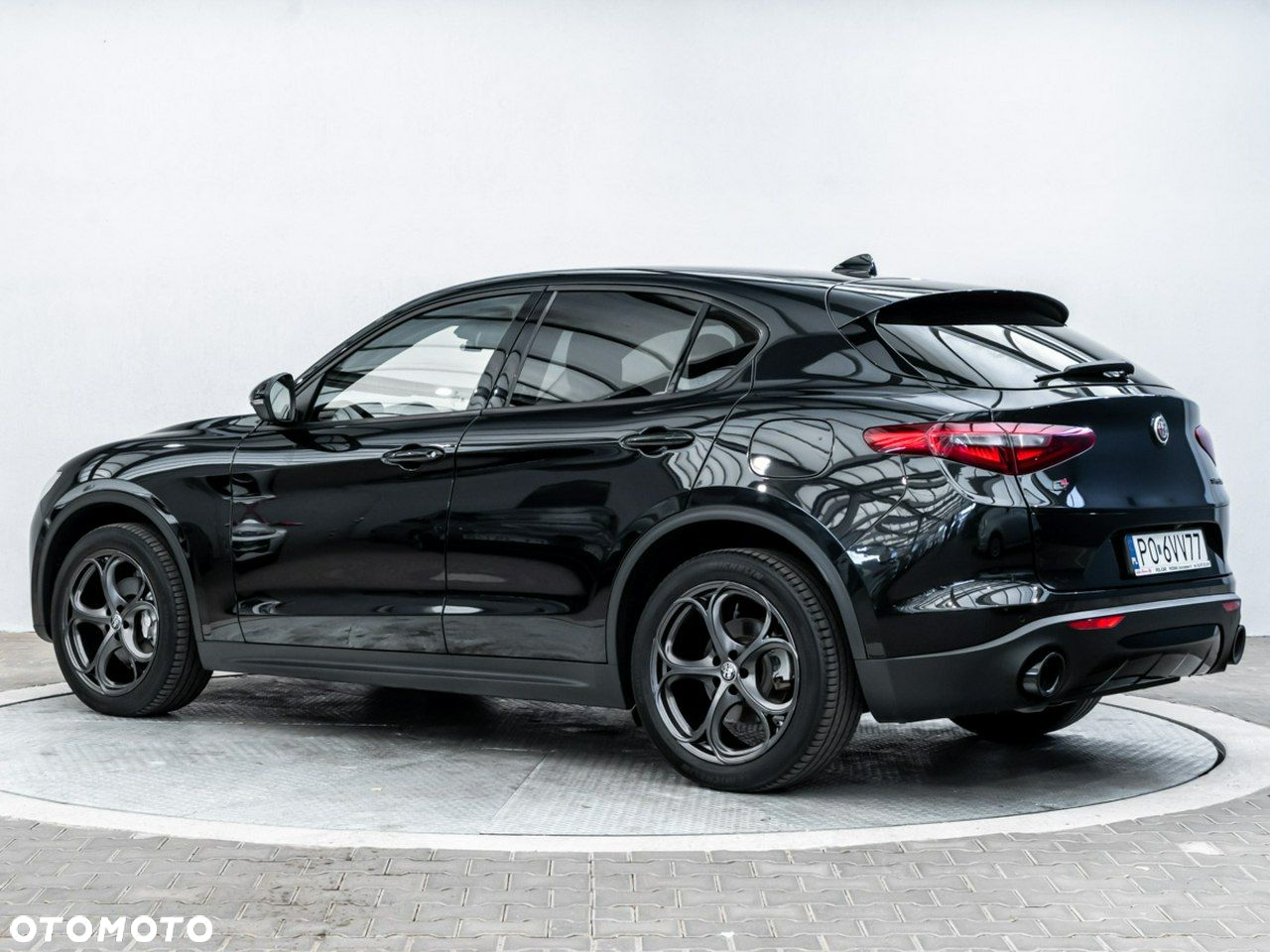 Alfa Romeo Stelvio - 4