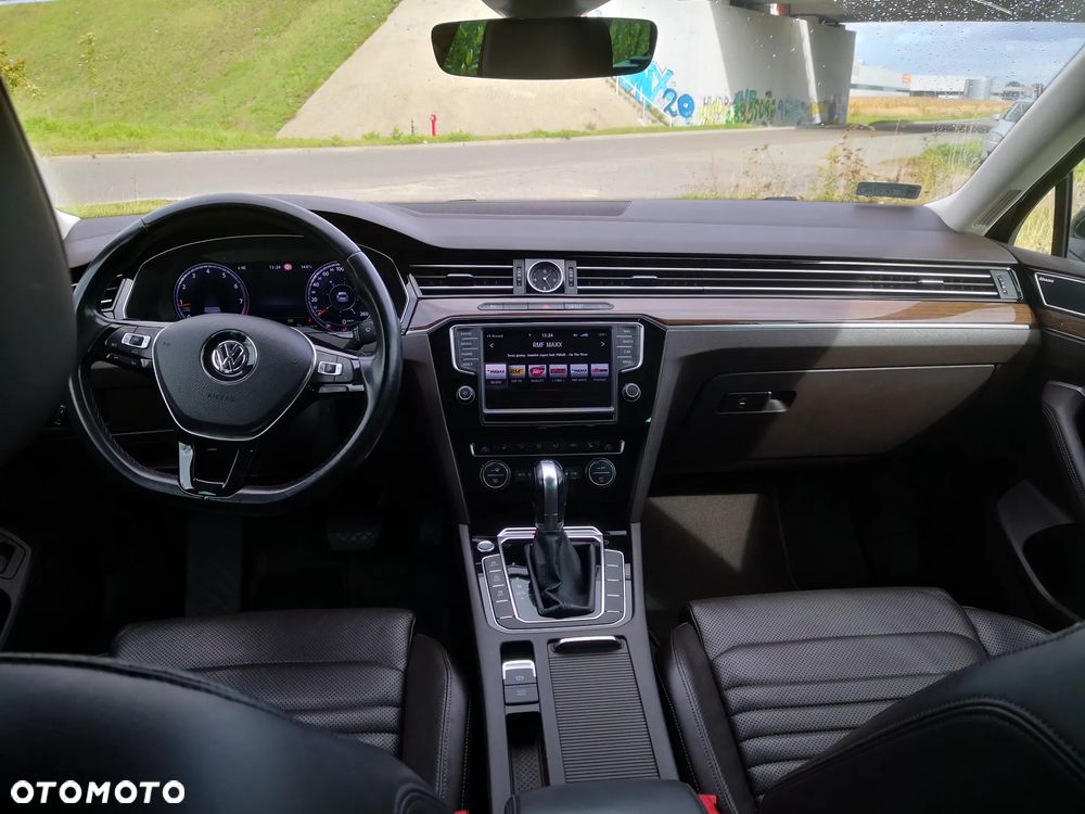 Volkswagen Passat - 22