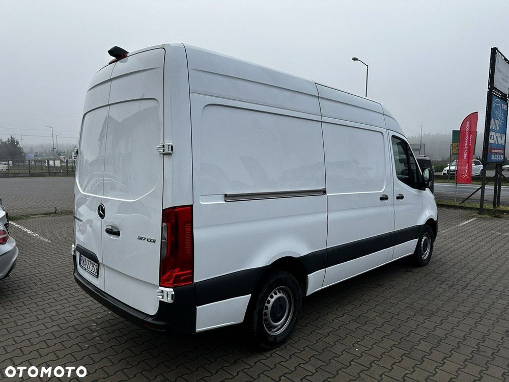 Mercedes-Benz Sprinter - 8