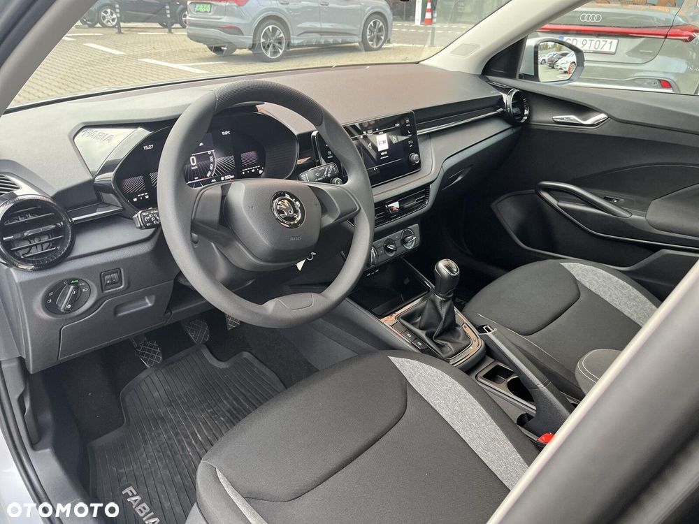Skoda Fabia 1.0 Essence - 10