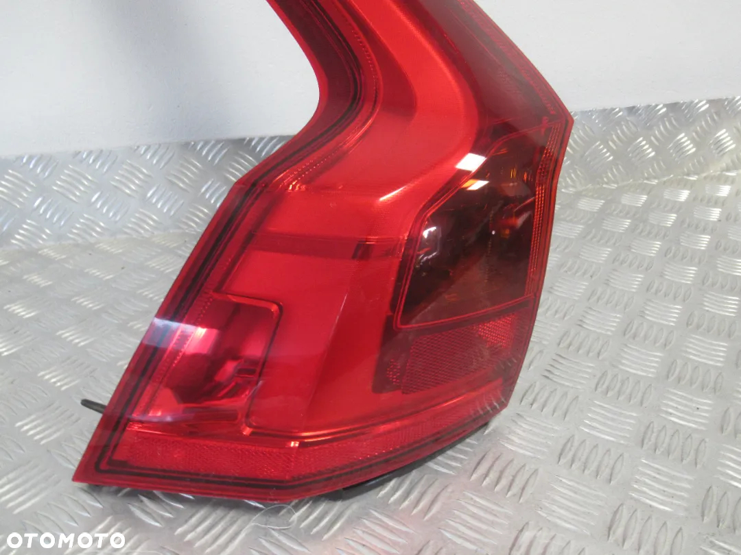 LAMPA TYLNA TYŁ LEWA VOLVO V90 LED 2016- - 3