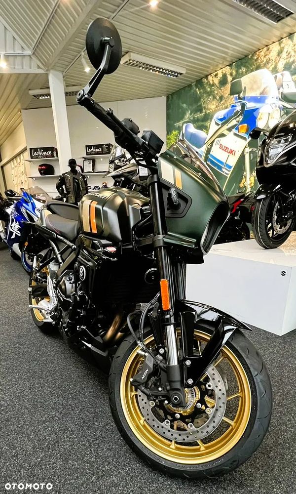 Suzuki GSX - 2