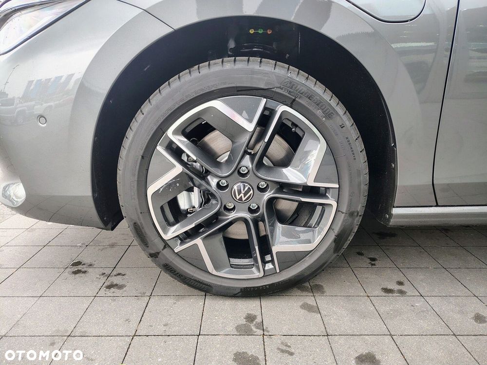 Volkswagen Passat - 12