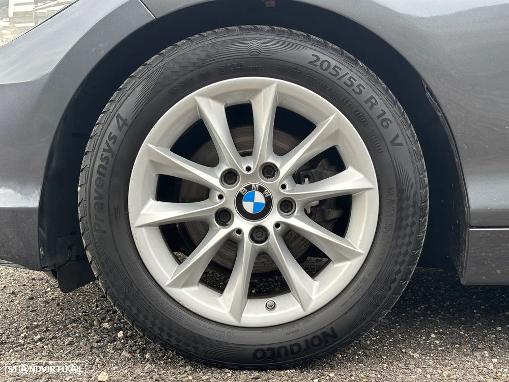 BMW 116 d Line Urban - 36