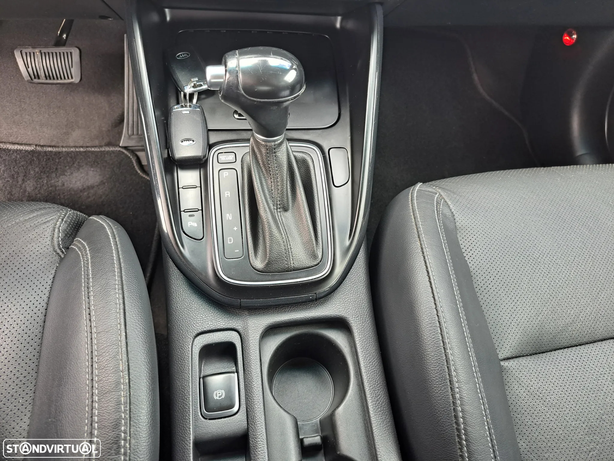 Kia Carens 1.7 CRDi ISG TX - 27