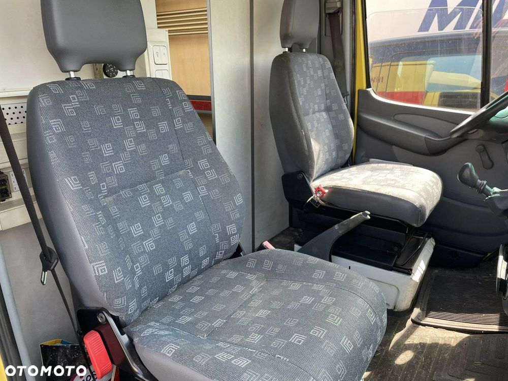 Mercedes-Benz Sprinter - 26