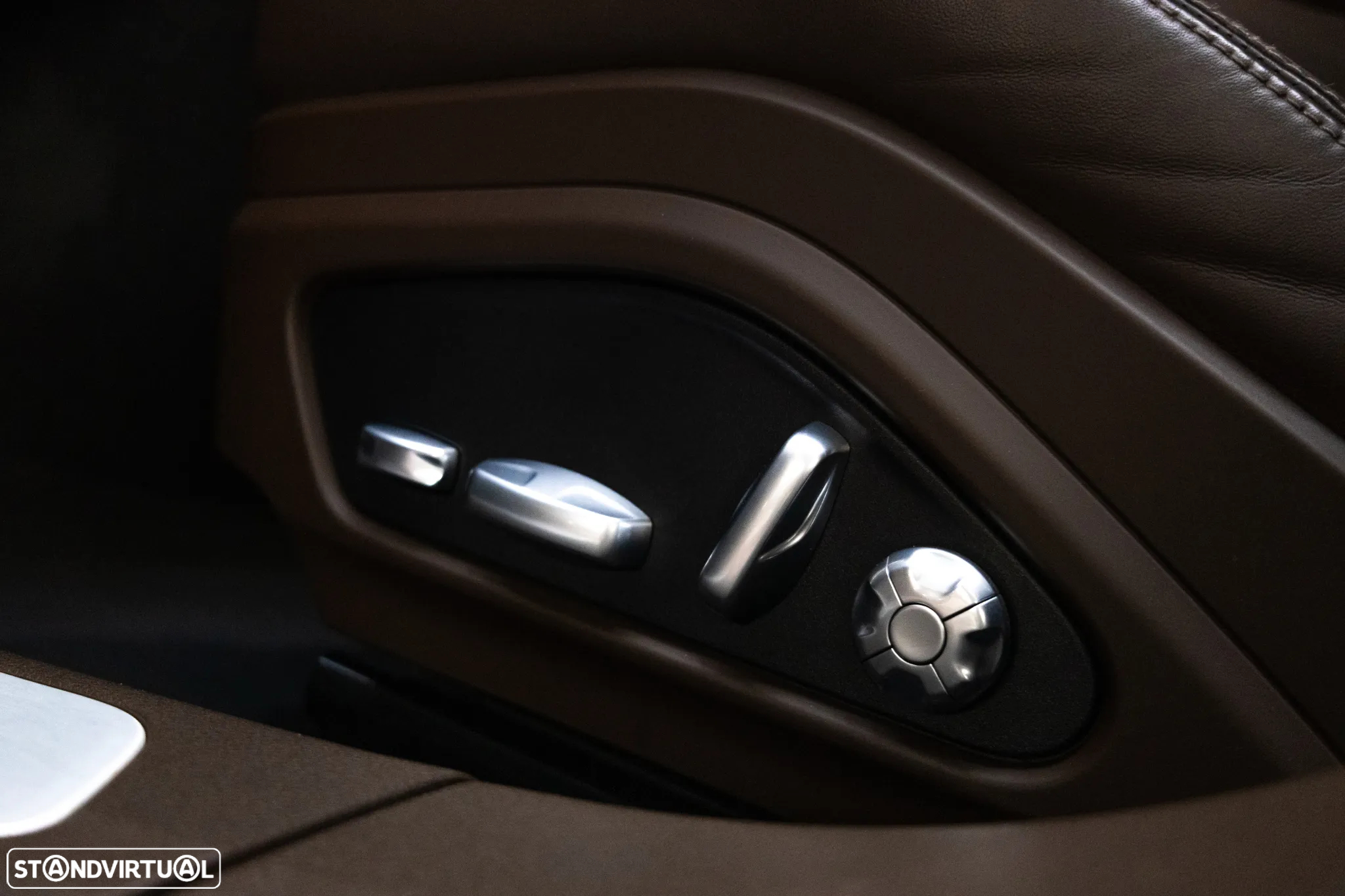 Porsche Panamera 4 E-Hybrid - 29