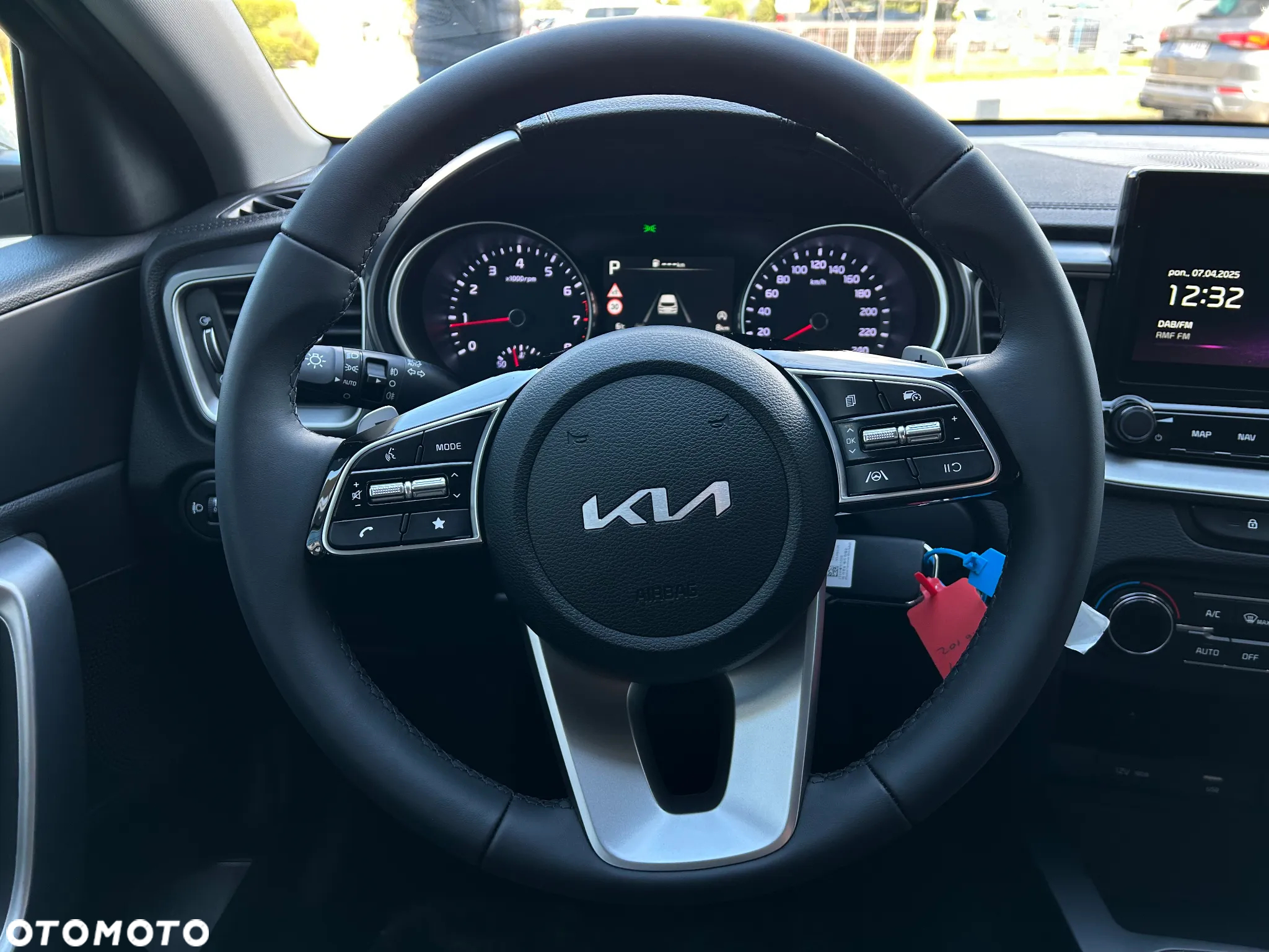 Kia Ceed - 8