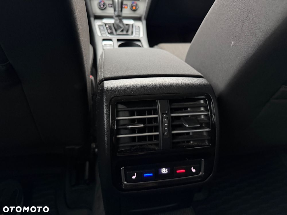 Volkswagen Passat 2.0 TDI BMT Highline DSG - 12