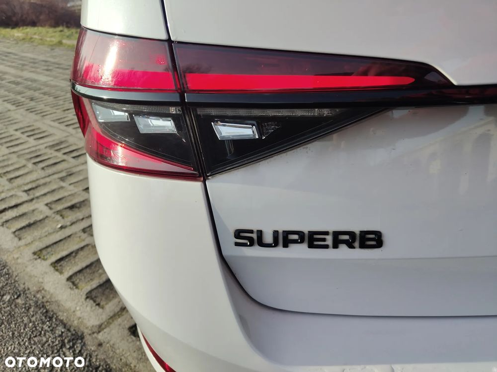 Skoda Superb 2.0 TDI SCR Sportline DSG - 9