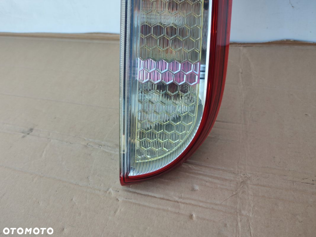 Lampa prawy tył FORD FOCUS MK2 LIFT KOMBI EUROPA ORYGINAŁ - 2