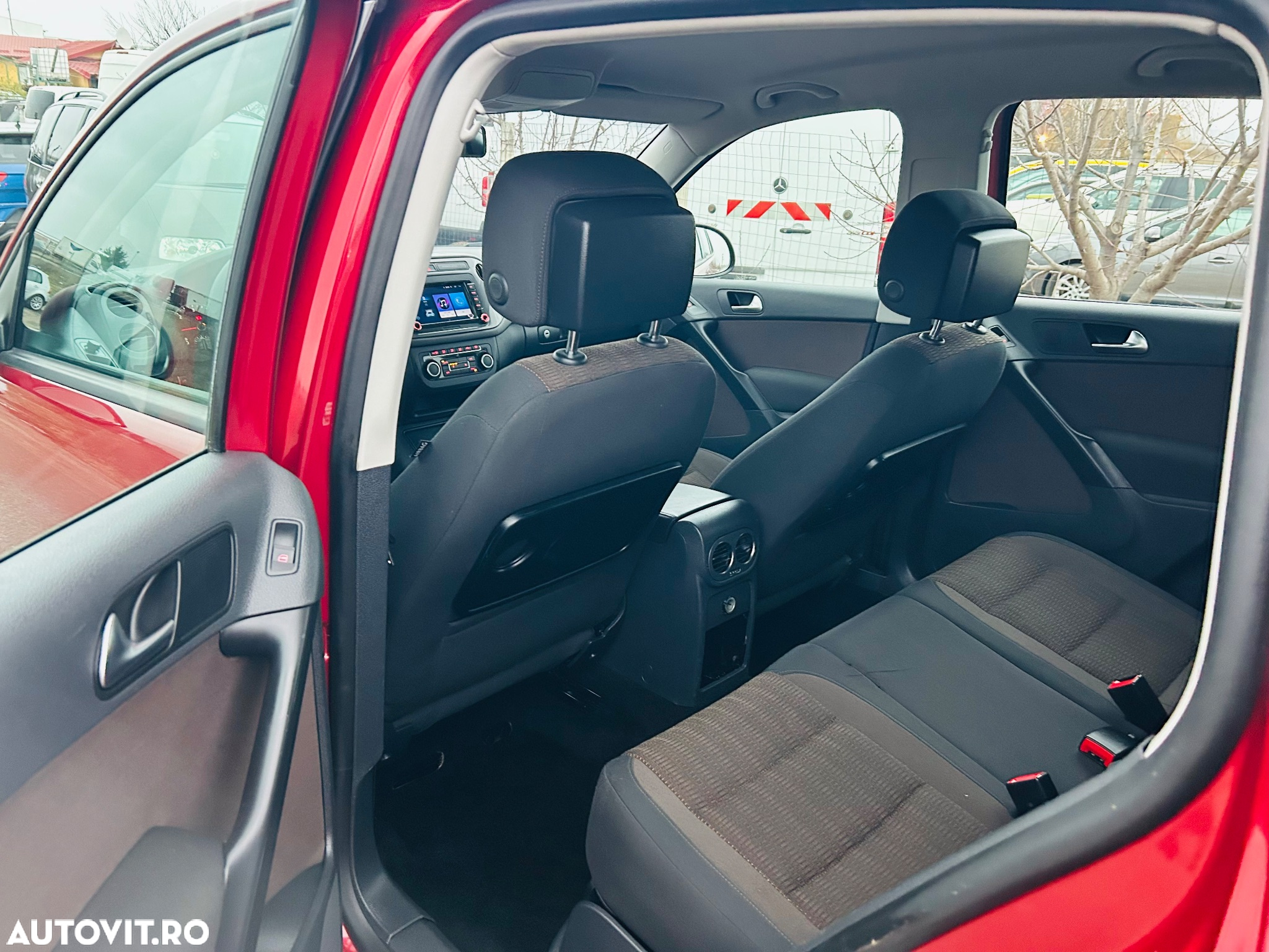 Volkswagen Tiguan 2.0 TDI 4Motion Track & Field - 12