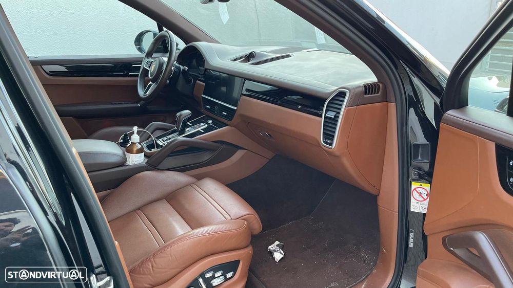 Porsche Cayenne Dakar 84 - 4