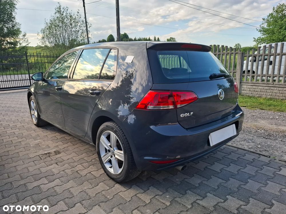 Volkswagen Golf - 6