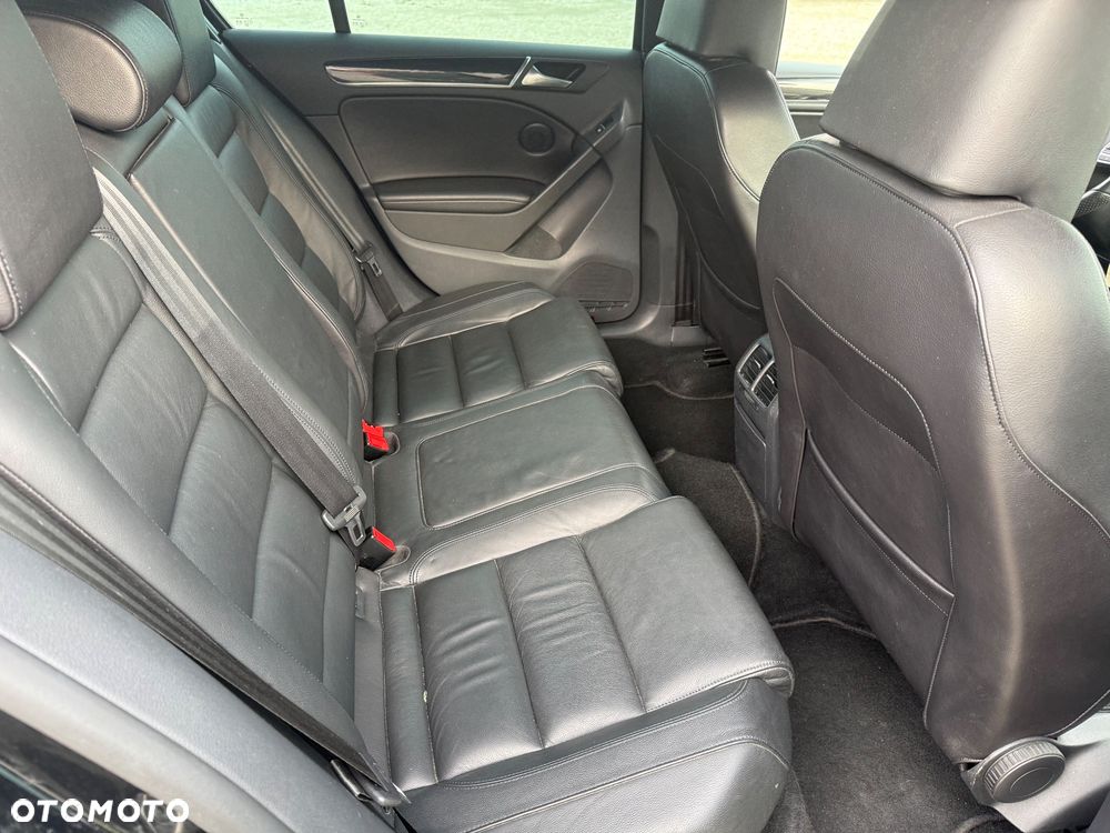Volkswagen Golf - 22