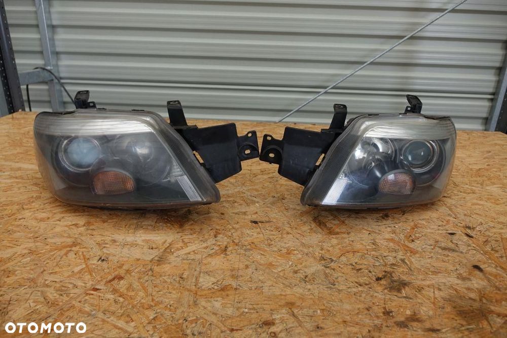 REFLEKTOR 2 LAMPY PRZÓD LEWA PRAWA LAMPA MITSUBISHI OUTLANDER 311432432 - 2