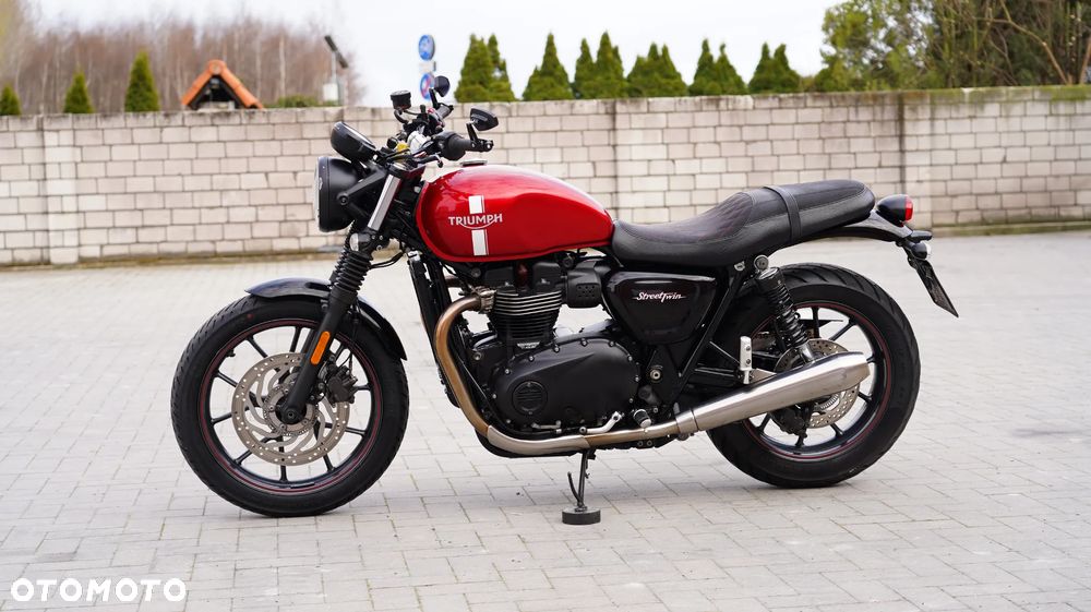 Triumph Street Twin - 3
