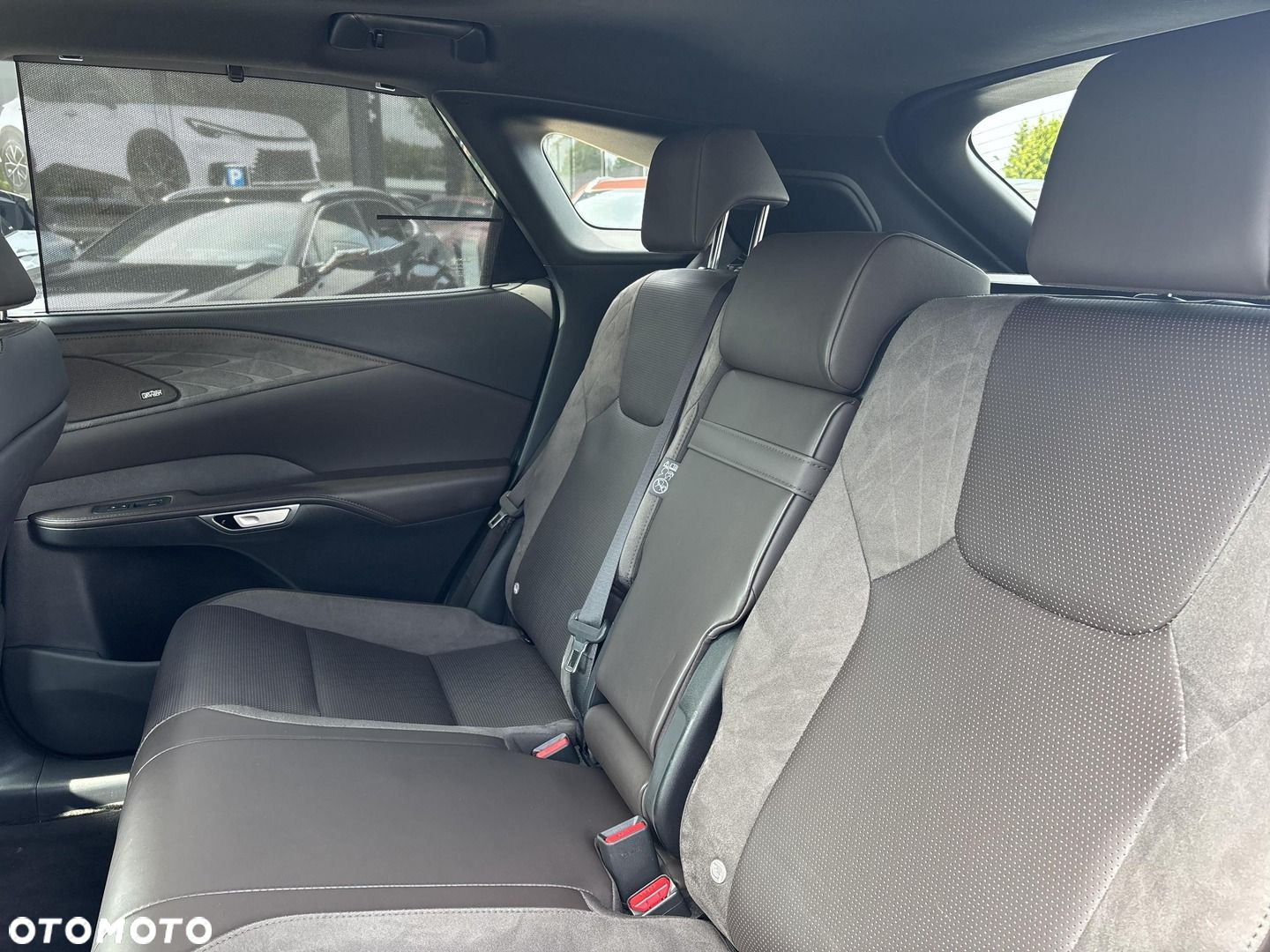 Lexus RX - 25